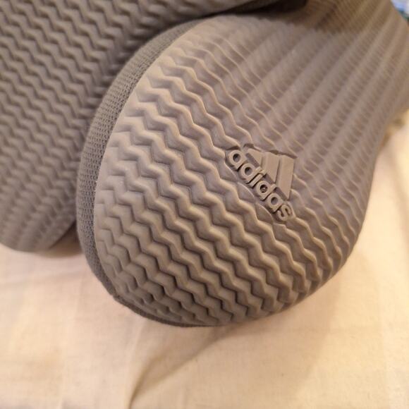 Yeezy Adidas Men’s Knit Runner Sneakers , Size US 9. Very Nice Condition - Picture 7 of 8